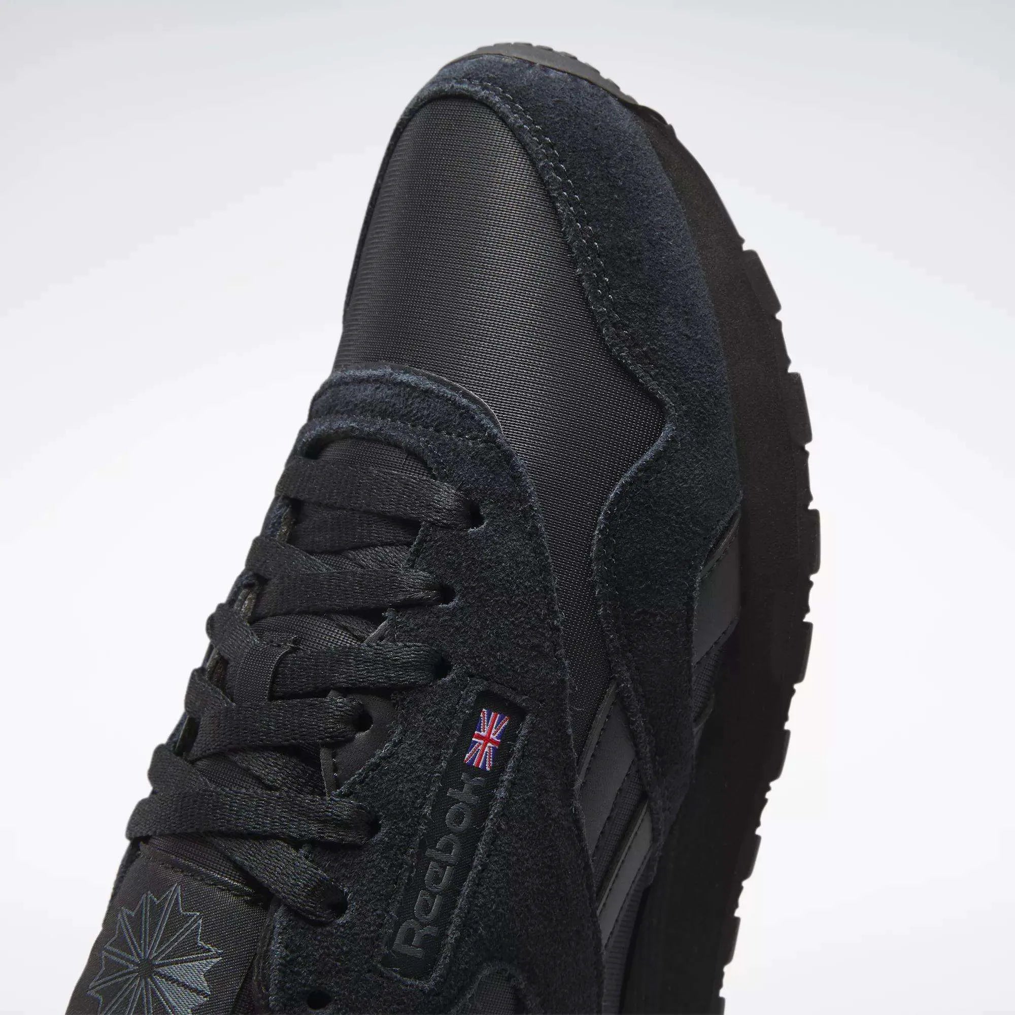 Core Black/Core Black/Pure Grey 7