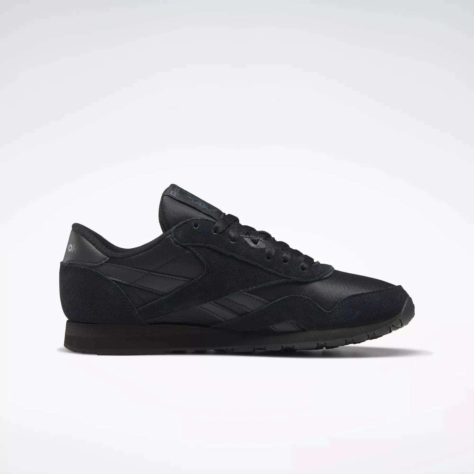 Core Black/Core Black/Pure Grey 7