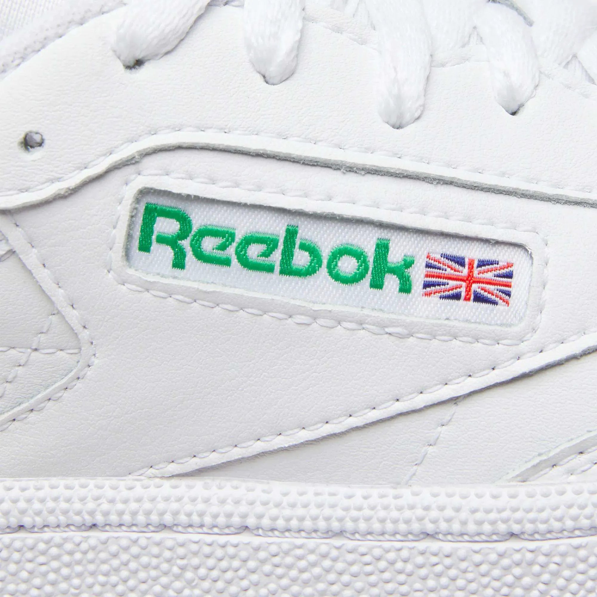 Ftwr White/Ftwr White/Gold Metallic
