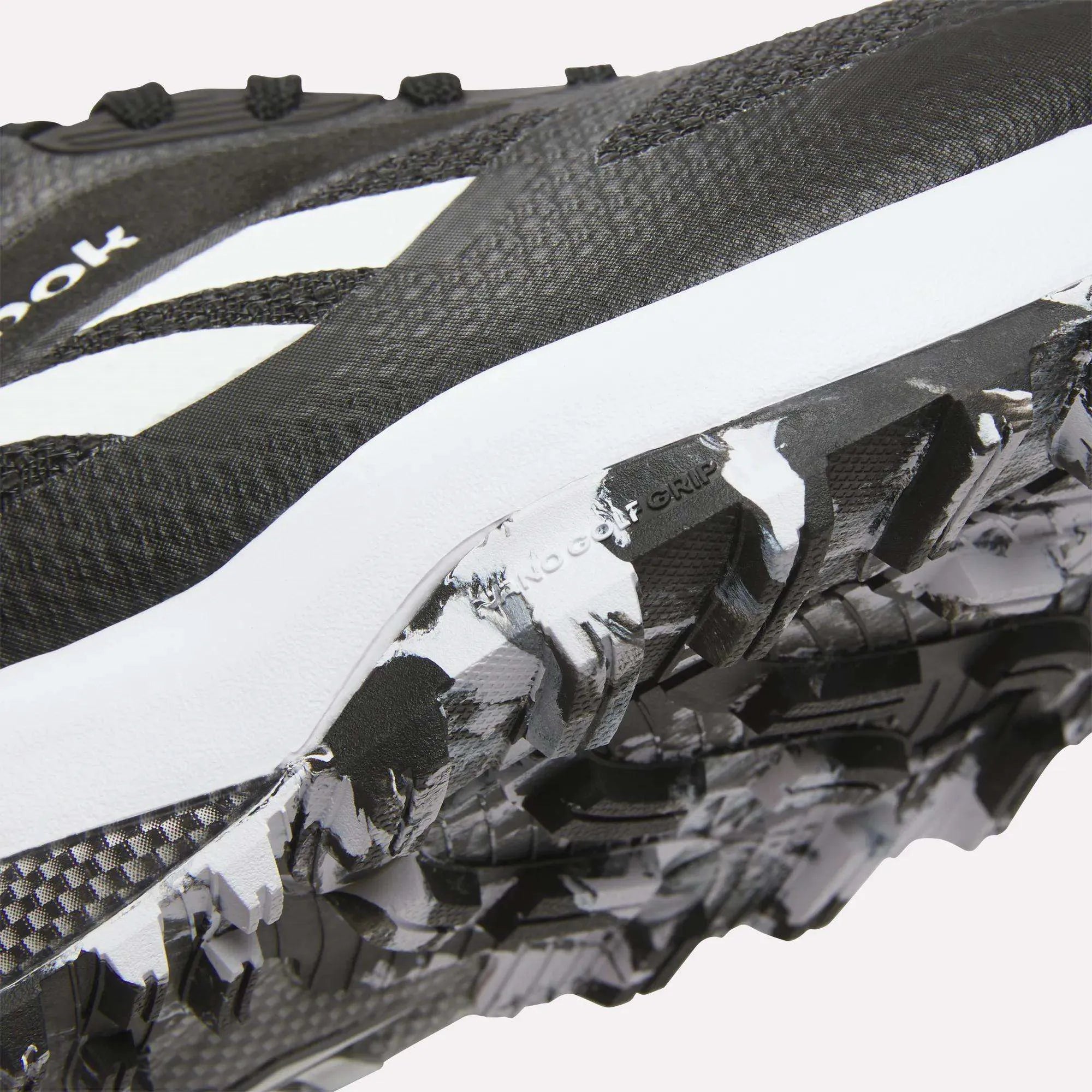Black/Ftwr White