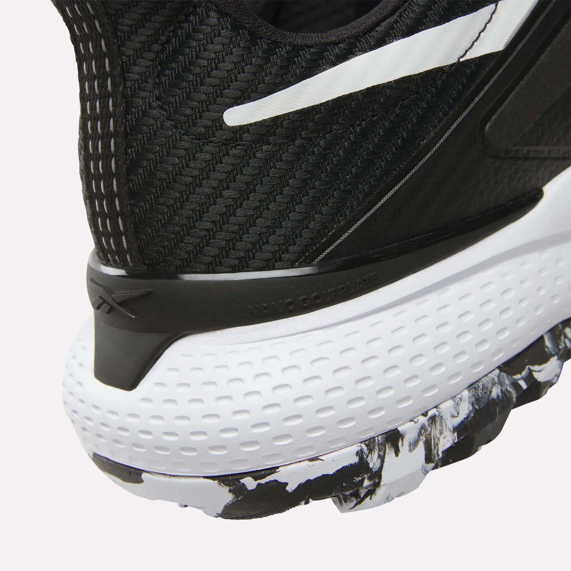 Black/Ftwr White