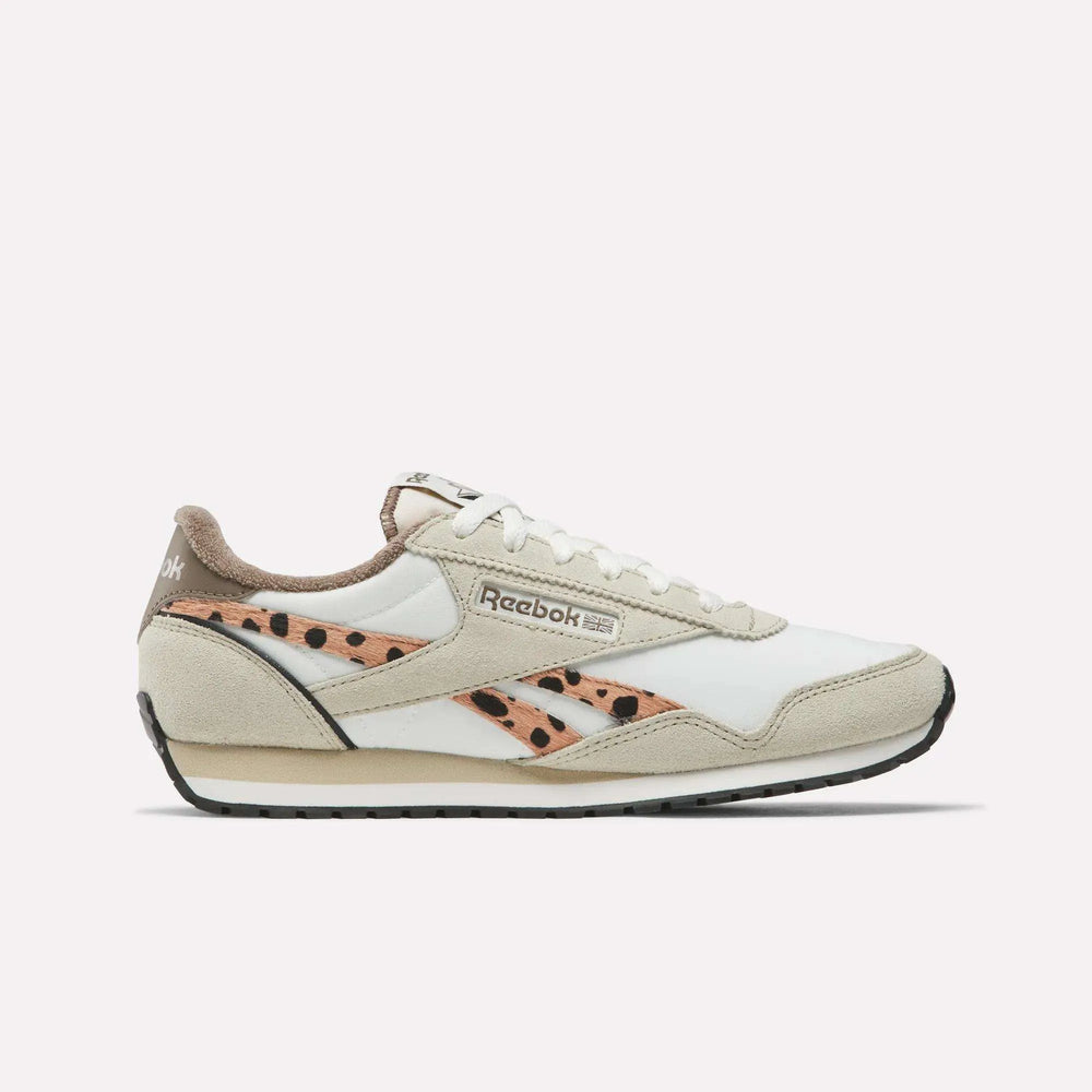 Chalk/Classic Beige/Trek Grey