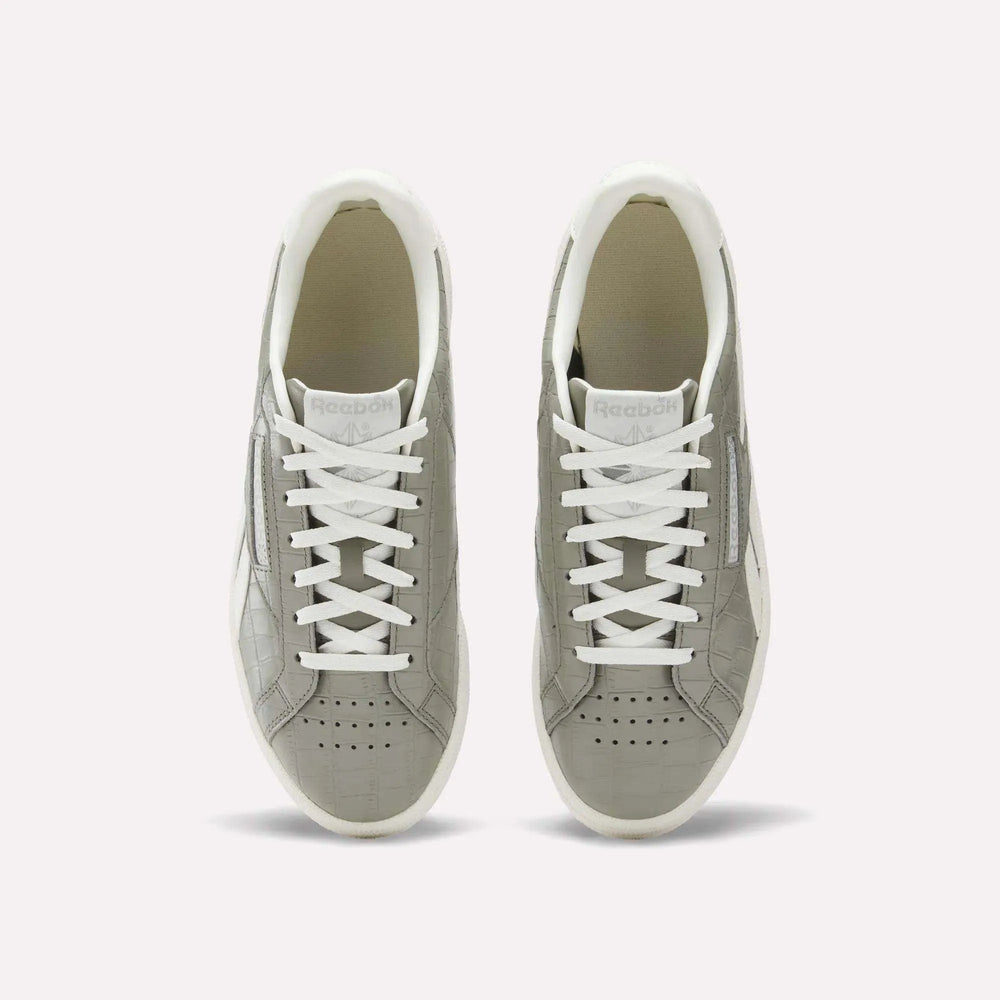 Still Grey/Chalk/Escape Grey