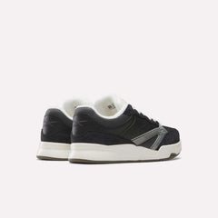 Black/Almost Black/Chalk